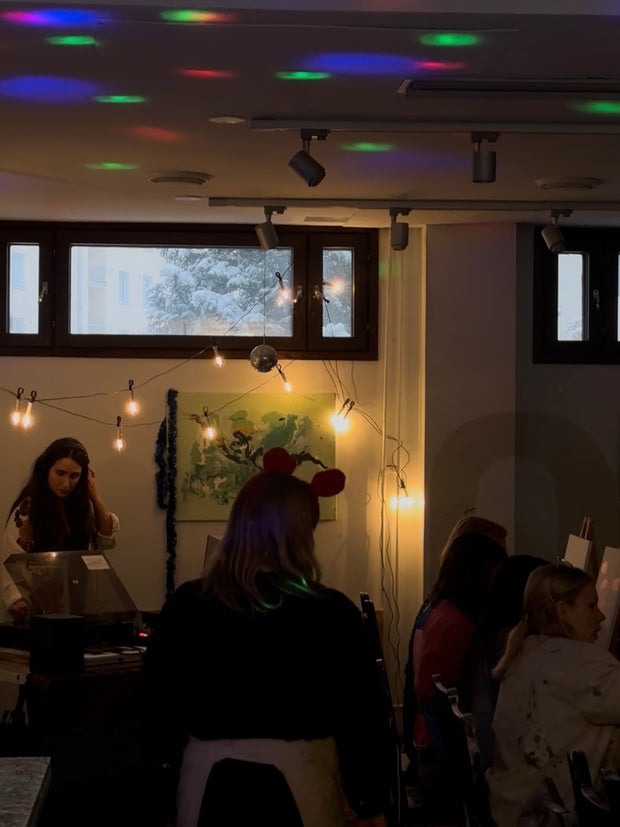La 20.12. Paints and Wine special: Xmas Party with DJ Kenno & Kissan viikset